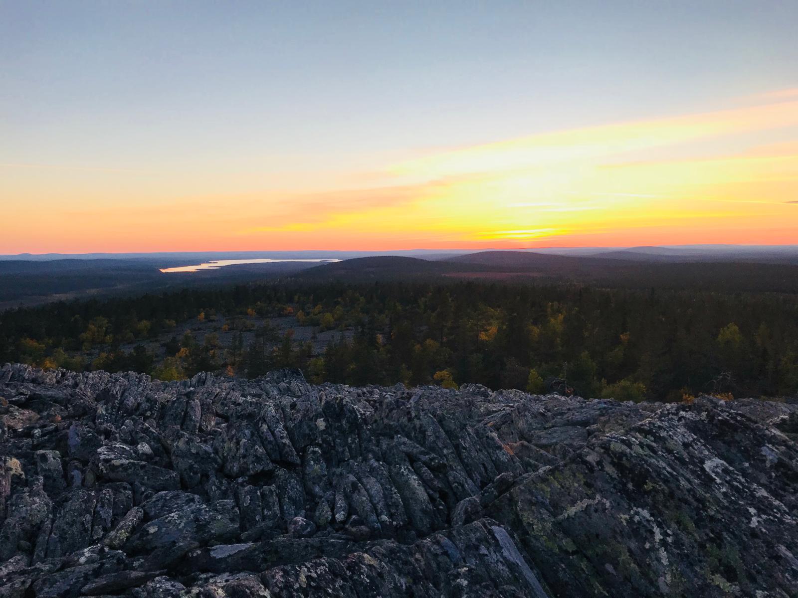 Oratunturi_sunset Auringonlasku kuvattuna ruska-aikaan Oratunturin huipulta
