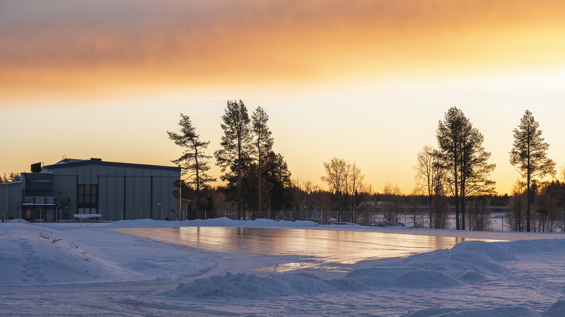 Urheilukentän vapaaluistelualue